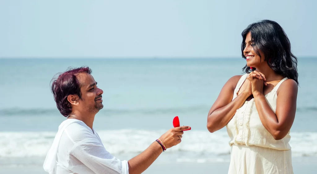 Man proposing to thai girlfriend