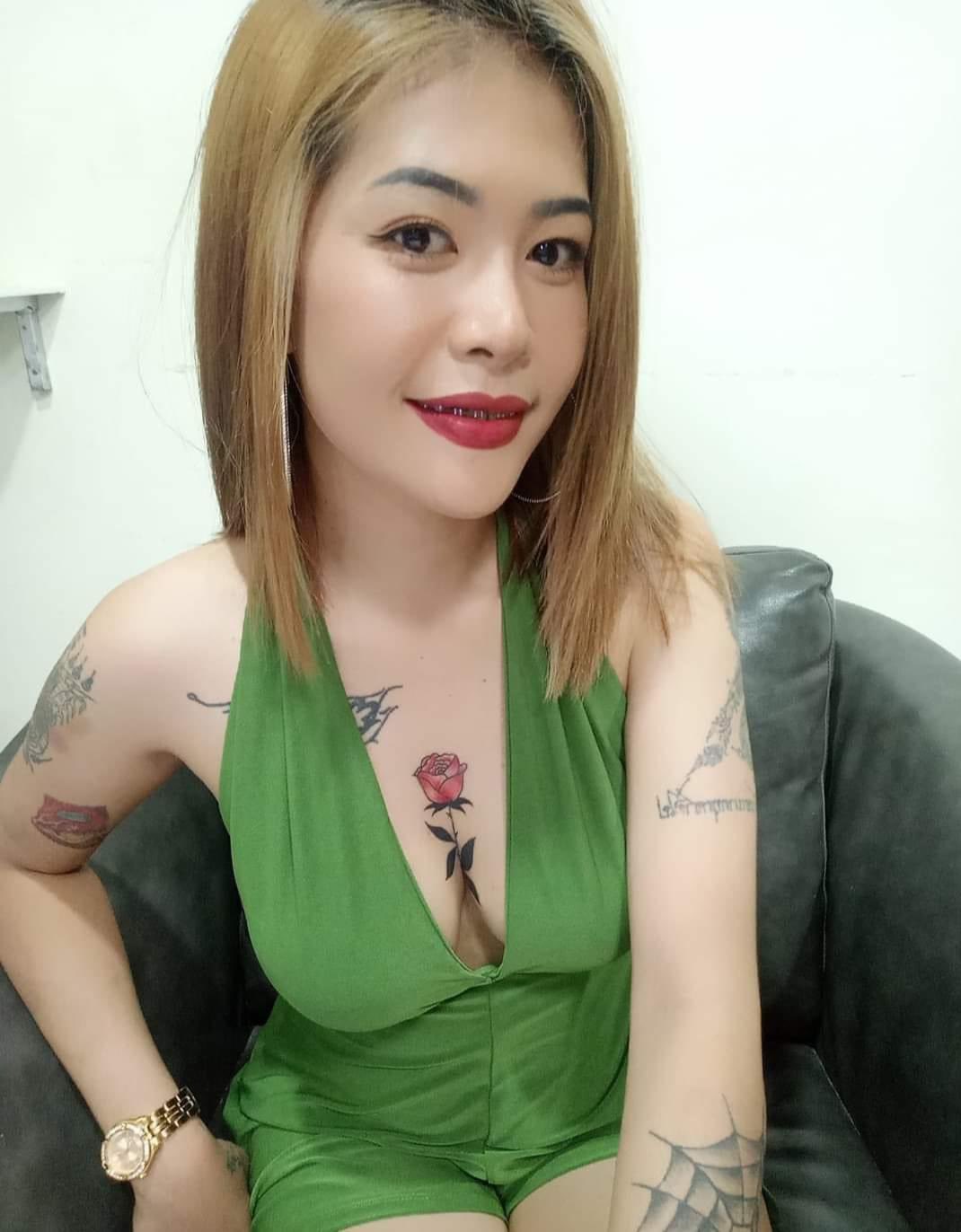 Tattooed Thai Girl Talking To Men Online