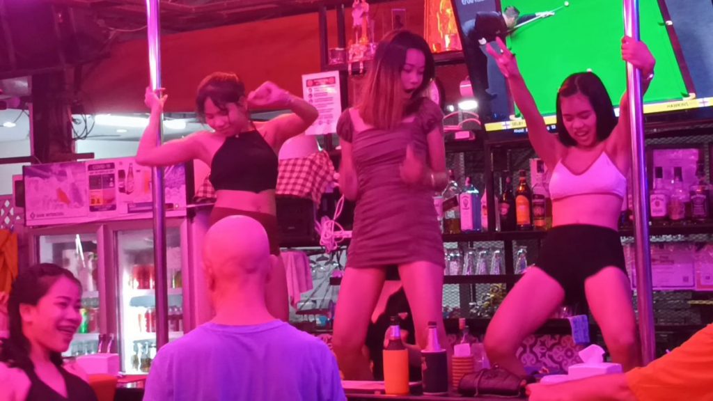 Pattaya bar girls dancing on stage
