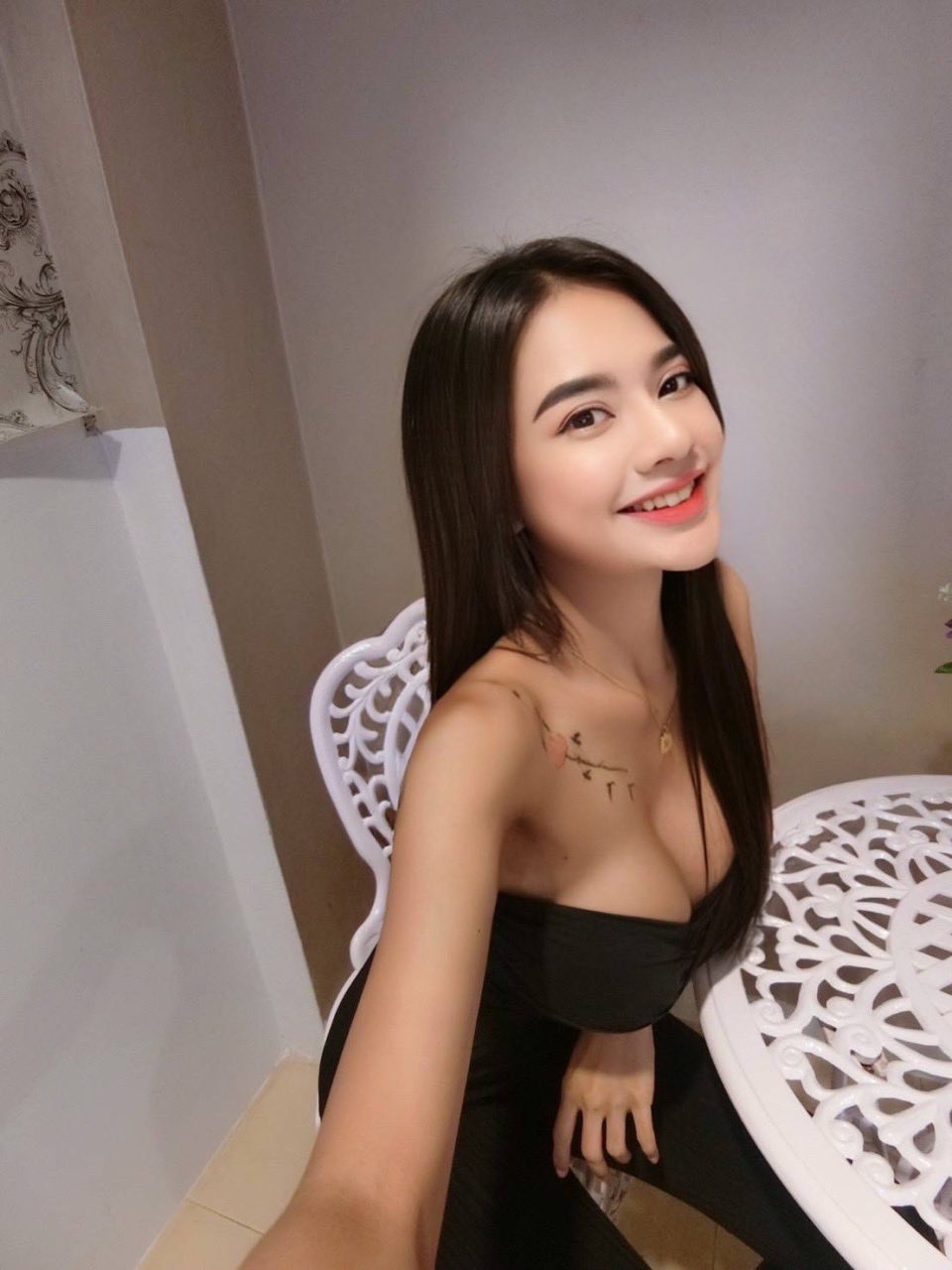 Thai Daughter Showing Her Beautiful Smile