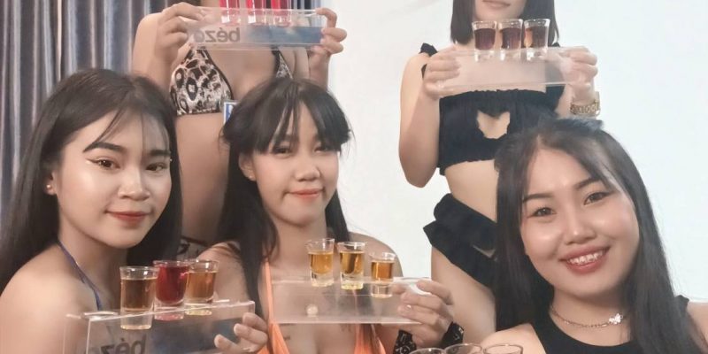 Group of Pattaya girls drinking