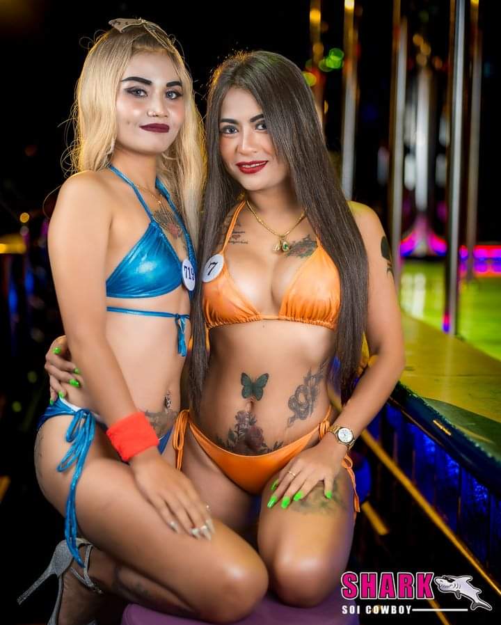 Taking Pattaya Girl and Daughter On A Date