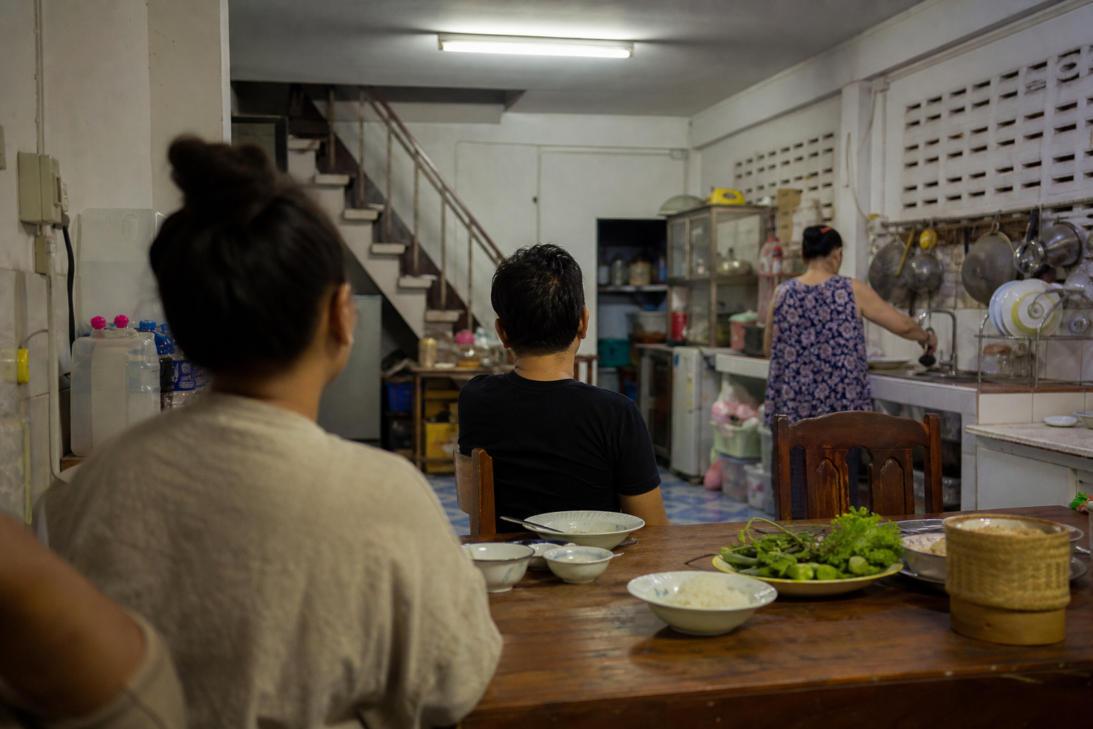 a-night-at-narawans-family-home