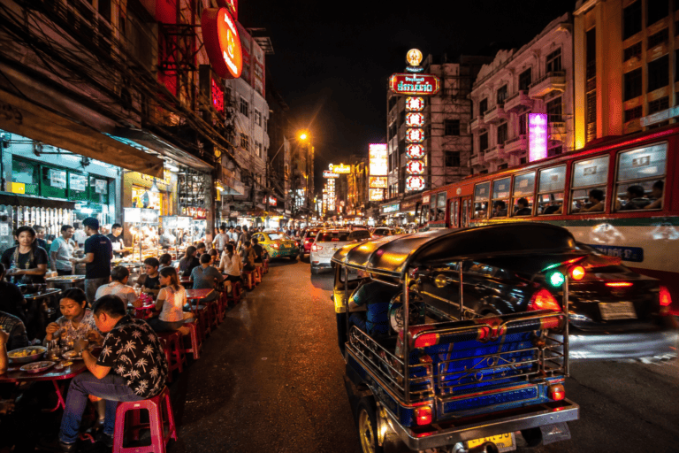 Why Bangkok Is a Favorite: Food, Transport, Shopping, and Parks