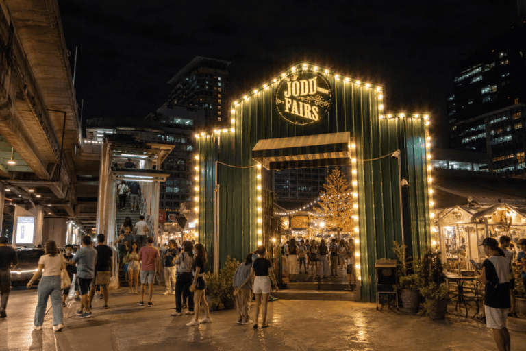 Jodd Fairs Ratchada Bangkok Guide: Food, Shopping and MRT