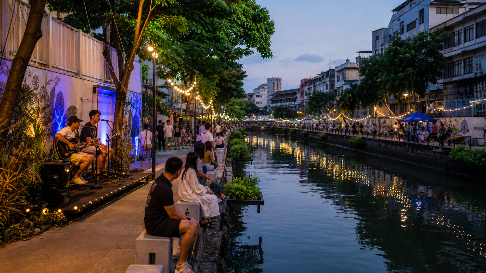 Khao San Road and Khlong Ong Ang Walking Streets
