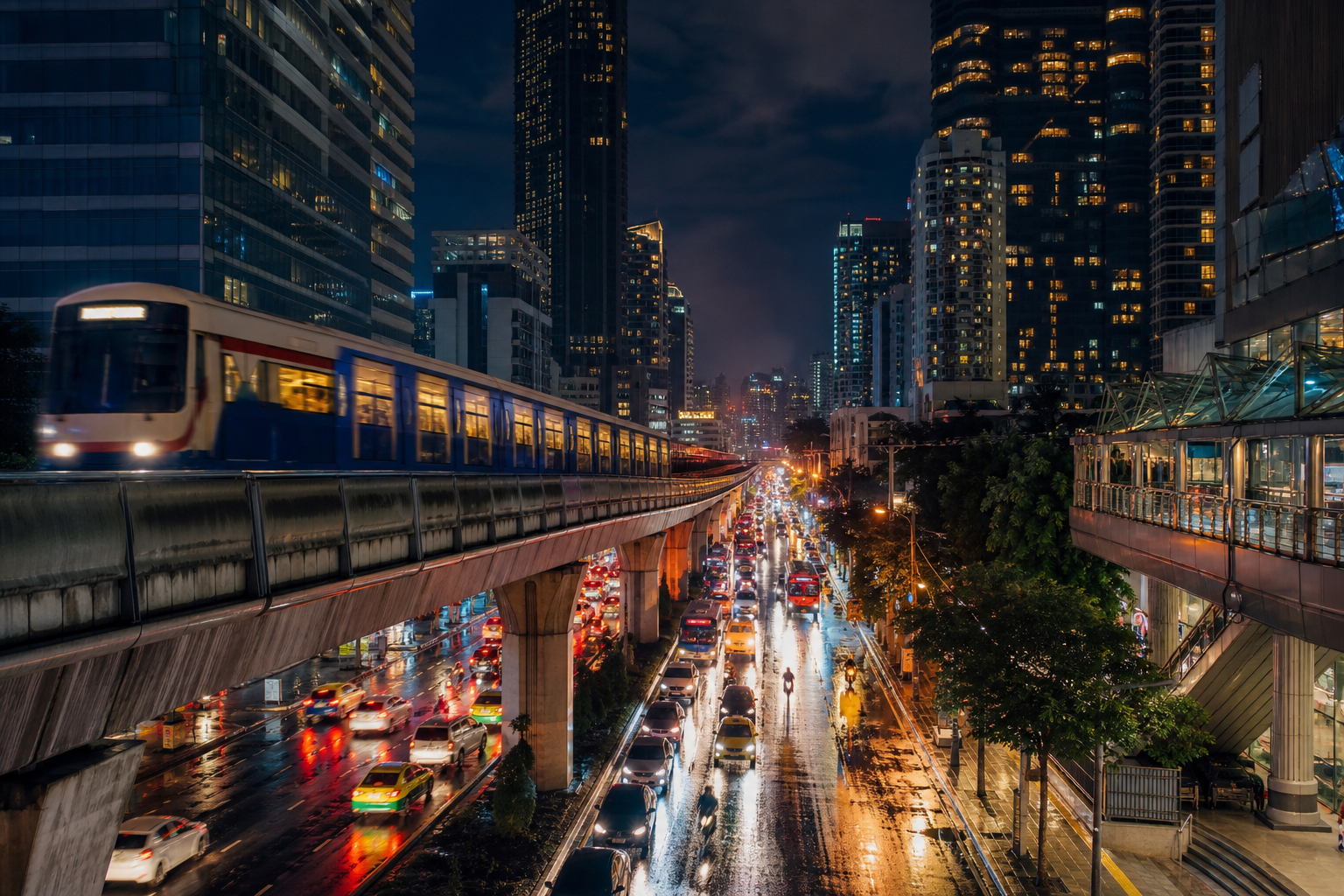 Getting Between Silom and Sukhumvit at Night