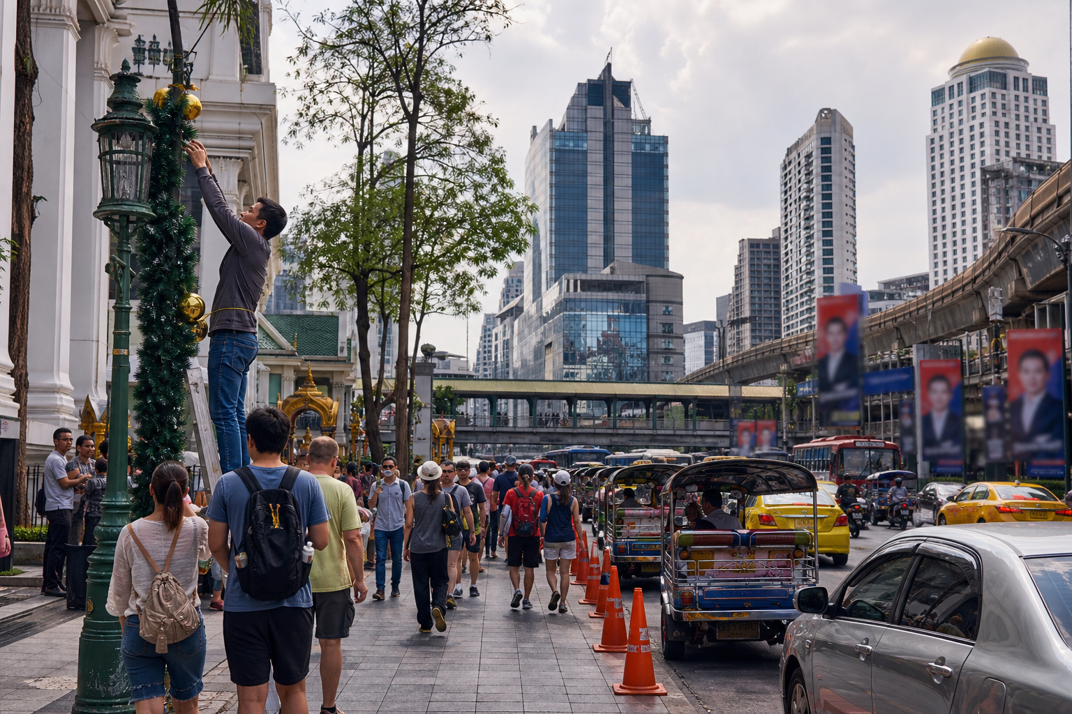 Bangkok Streets Stay Busy as Tourism Figures Fall