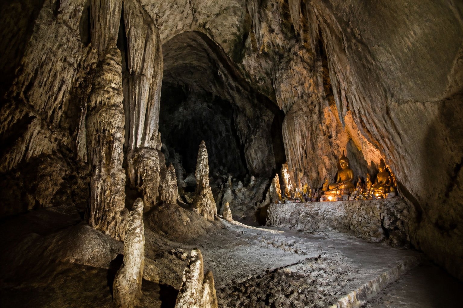 Chiang Dao Cave