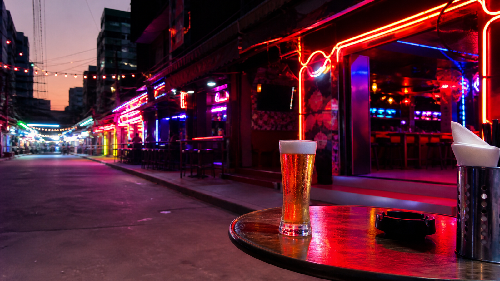 Old Bar Prices in Soi Cowboy, Nana Plaza and Pattaya