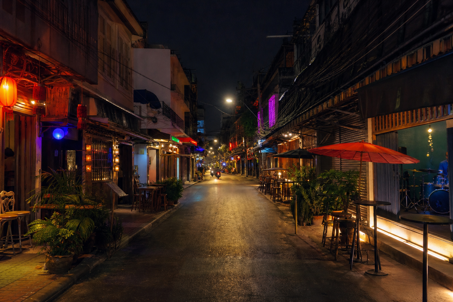 Plaeng Nam Street for a Slower Evening