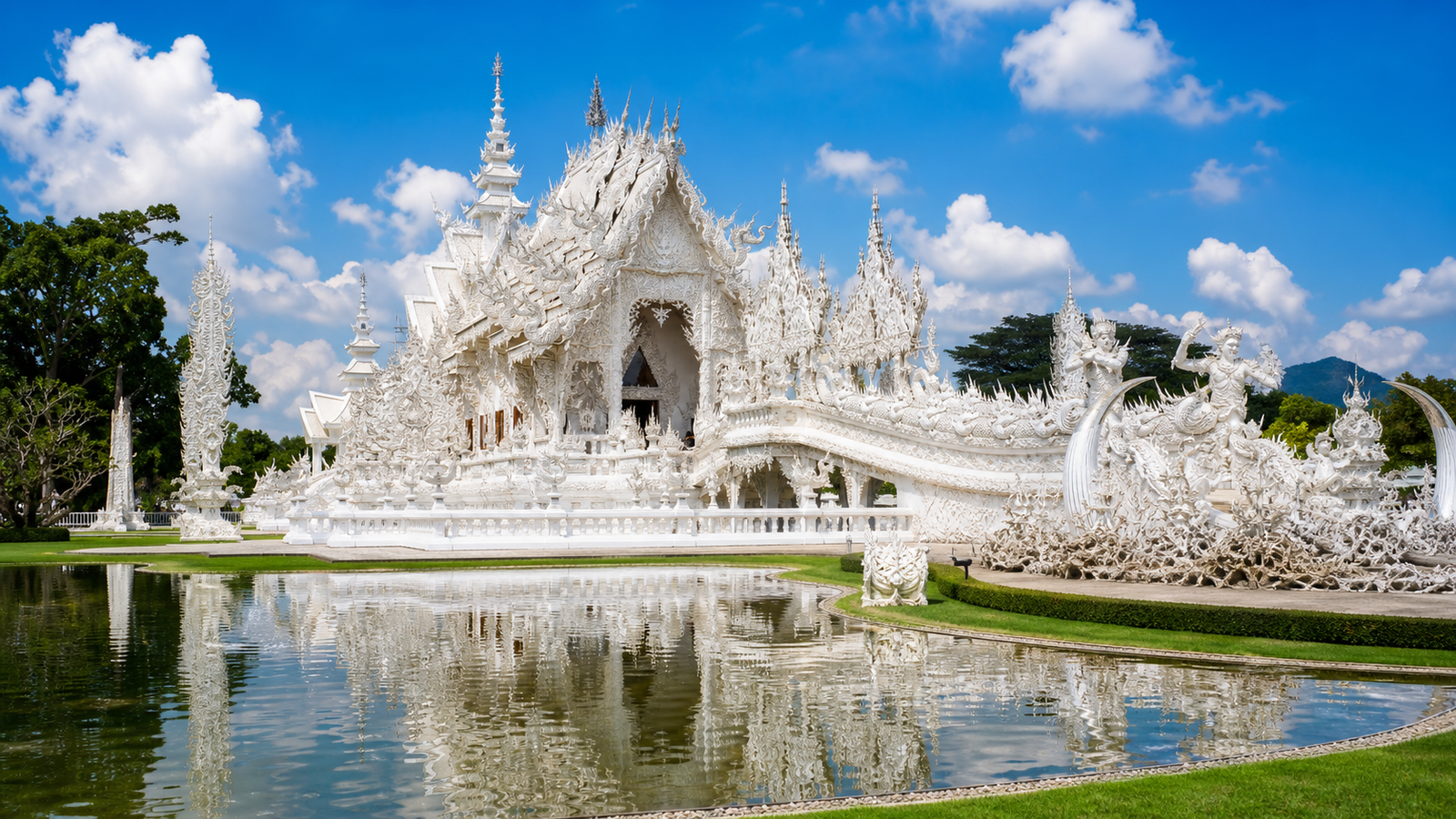 Story 3 Chiang Rai Temples and Golden Triangle