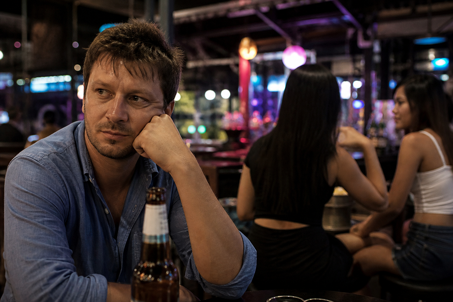 Story #4 The Bar Girl Who Became an Expert Liar