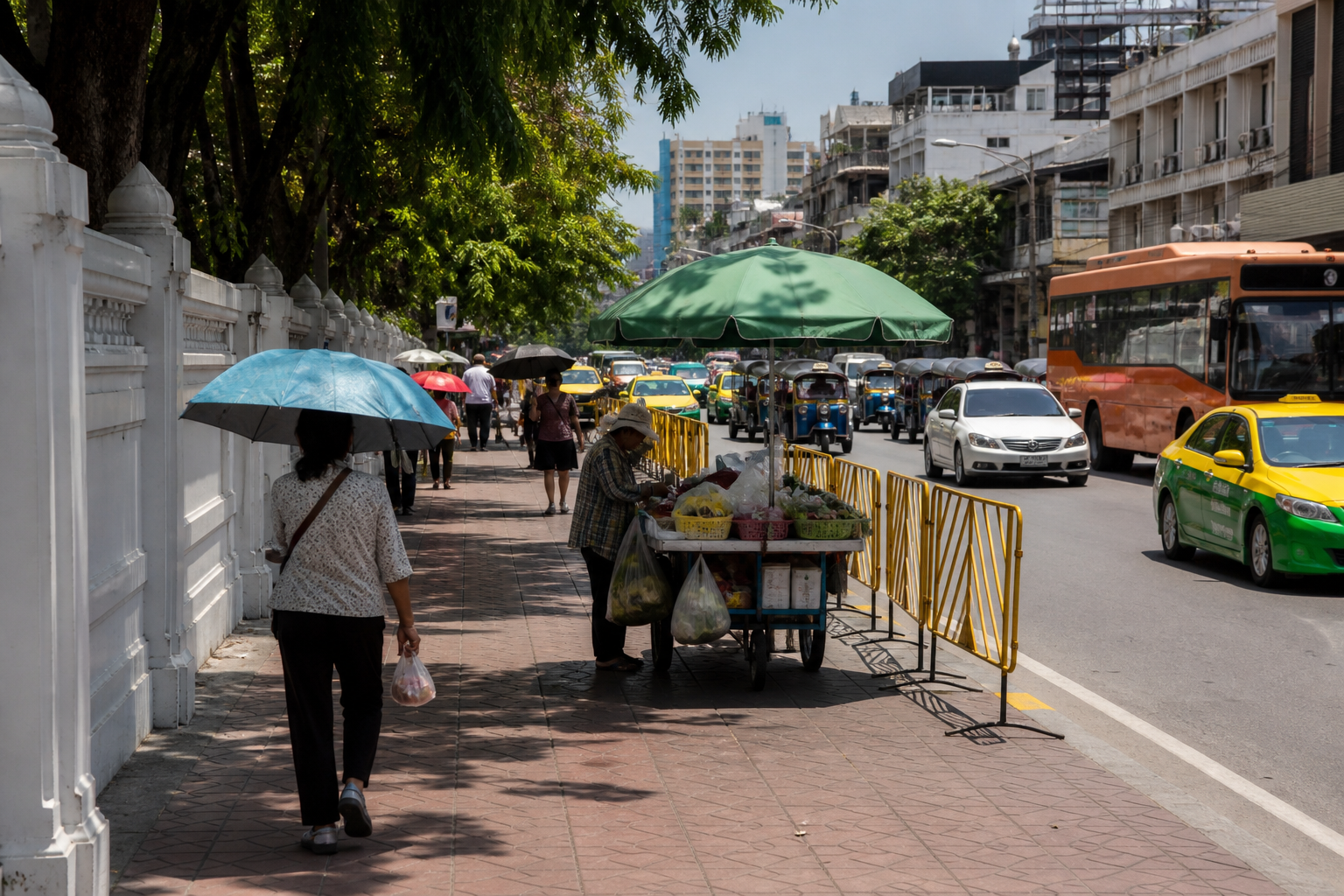 Prepare for Bangkok Heat and Rain