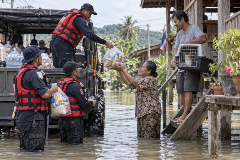 Flood Relief and Pet Evacuation in Thailand